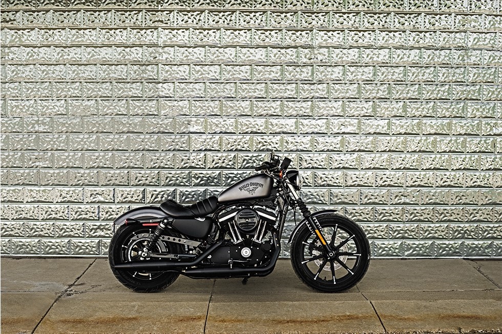 Harley Davidson Sportster 883 Black